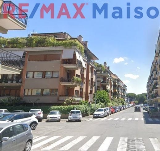 appartamento in vendita a Roma in zona Tuscolano