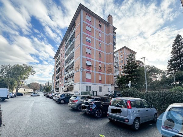 appartamento in vendita a Roma in zona Torre Spaccata