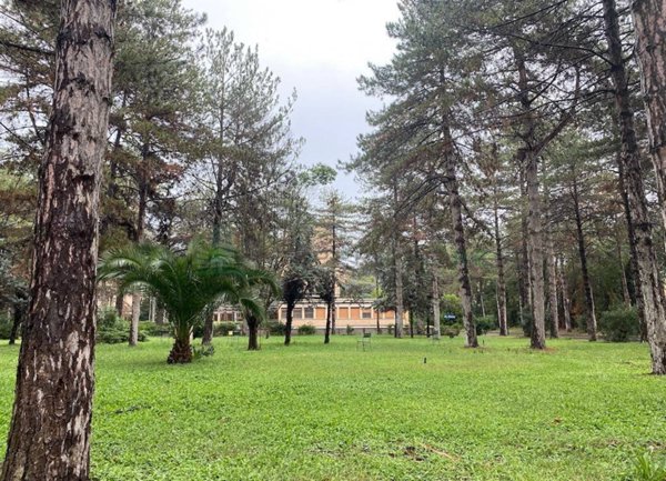 locale di sgombero in vendita a Roma in zona Colle del Sole