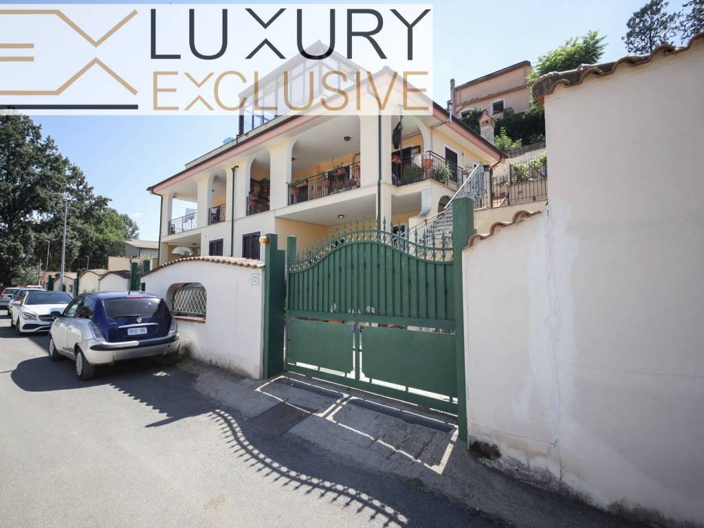 casa indipendente in vendita a Roma in zona Castelverde