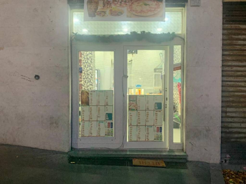 negozio in vendita a Roma in zona Ardeatino