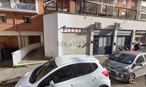 locale commerciale in vendita a Roma