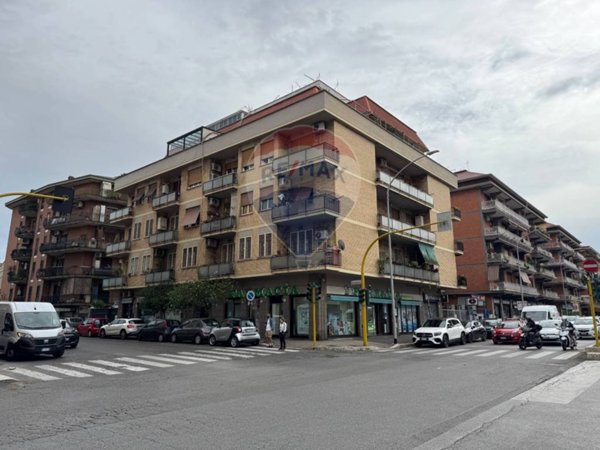 appartamento in vendita a Roma in zona Tuscolano