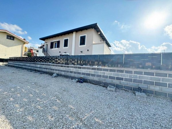 appartamento in vendita a Roma in zona Borghesiana
