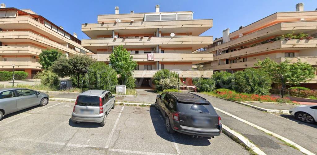 appartamento in vendita a Roma in zona Ponte di Nona