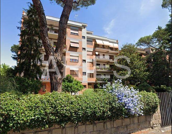 appartamento in vendita a Roma in zona Giuliano Dalmata