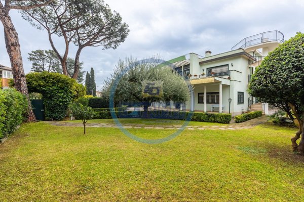 casa indipendente in vendita a Roma in zona Spinaceto