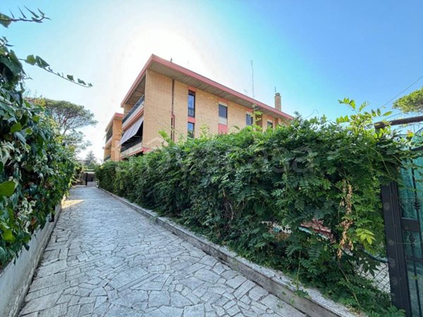 appartamento in vendita a Roma in zona Mostacciano