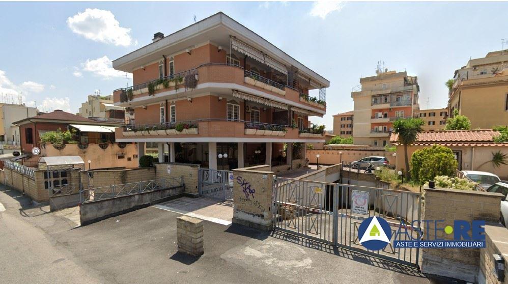 appartamento in vendita a Roma in zona Trastevere
