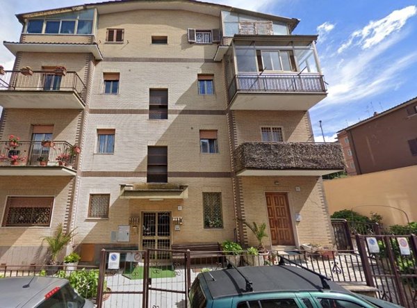 appartamento in vendita a Roma in zona Tomba di Nerone