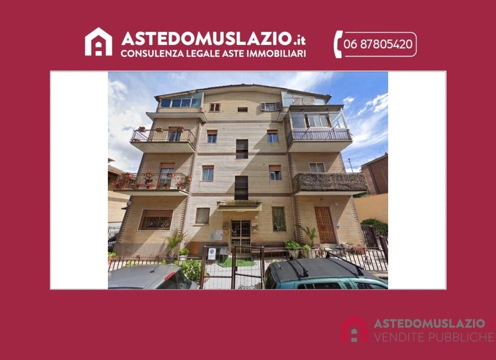 appartamento in vendita a Roma in zona Tomba di Nerone