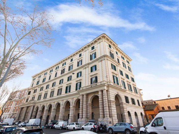 appartamento in vendita a Roma in zona Trastevere