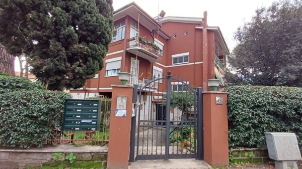 appartamento in vendita a Roma in zona Appio Pignatelli