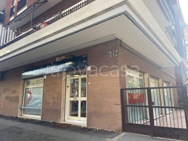 negozio in vendita a Roma in zona Ostia