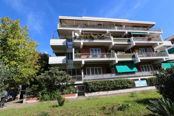 appartamento in vendita a Roma in zona Ostia
