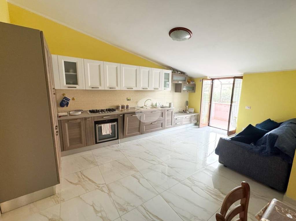 appartamento in vendita a Roma in zona Castelverde