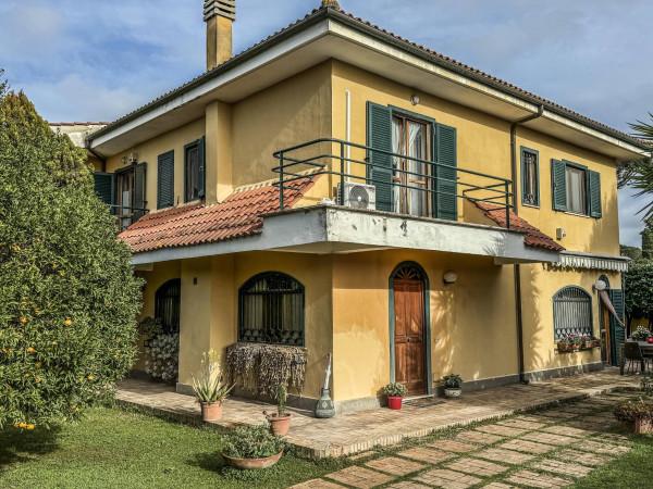 casa indipendente in vendita a Roma in zona Infernetto