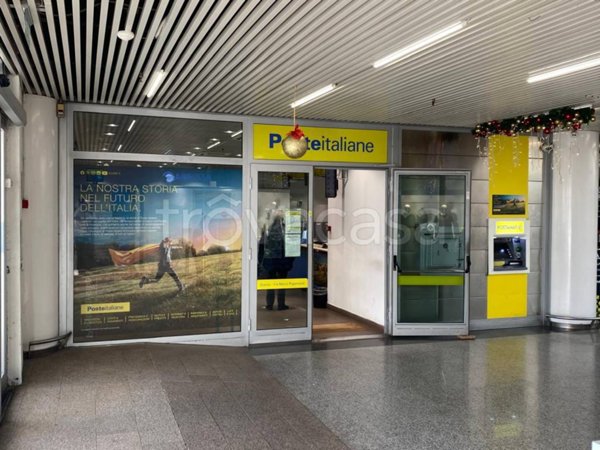 negozio in vendita a Roma in zona Ardeatino