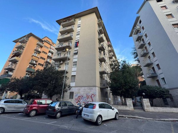 appartamento in vendita a Roma in zona Cinecittà