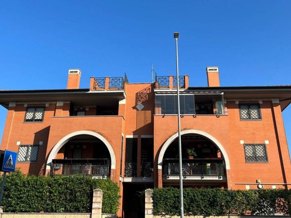 appartamento in vendita a Roma in zona Romanina