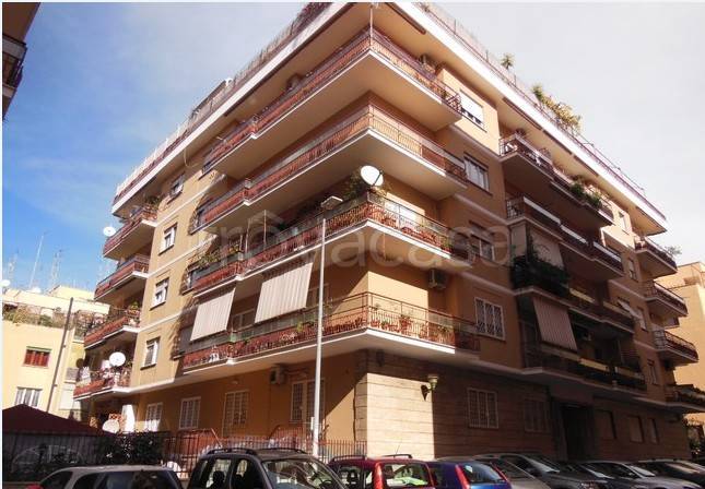 appartamento in vendita a Roma in zona Della Vittoria