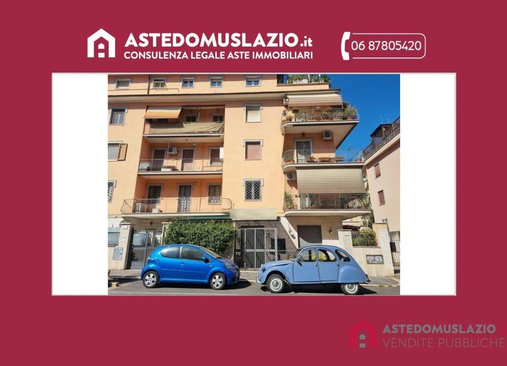 appartamento in vendita a Roma in zona Tuscolano