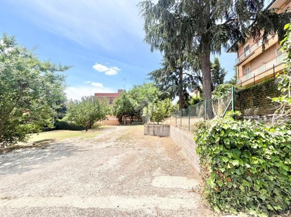 appartamento in vendita a Roma in zona Castel di Leva