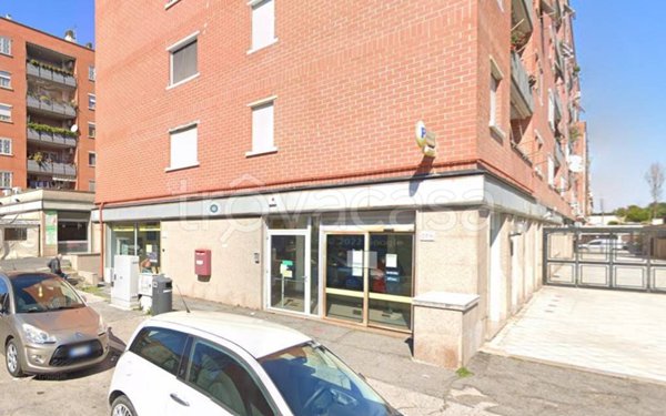 negozio in vendita a Roma in zona San Basilio