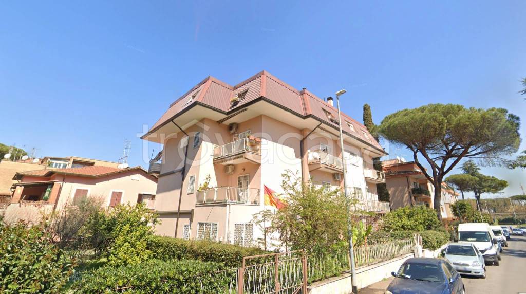 appartamento in vendita a Roma in zona Appio Claudio