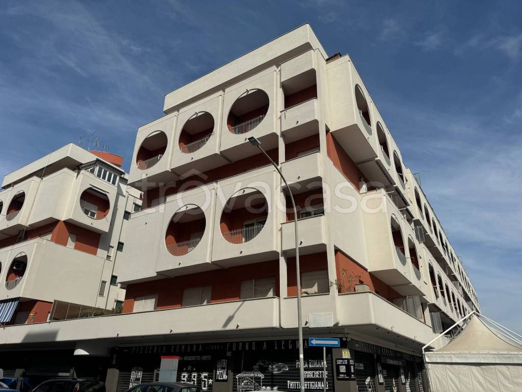 appartamento in vendita a Roma in zona Ostia