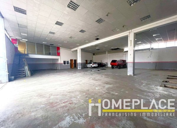 ufficio in vendita a Roma in zona Finocchio