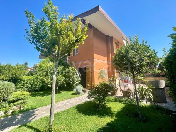 casa indipendente in vendita a Roma in zona Casal Morena