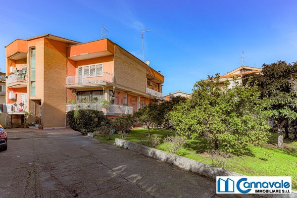 appartamento in vendita a Roma in zona Ostia