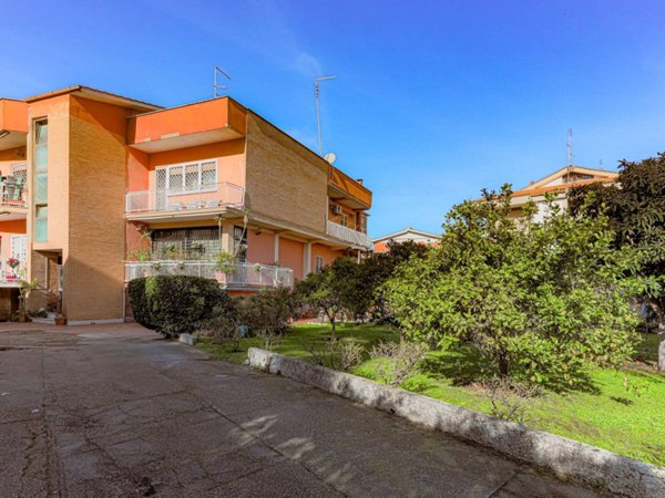 appartamento in vendita a Roma in zona Ostia
