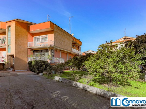 appartamento in vendita a Roma in zona Ostia
