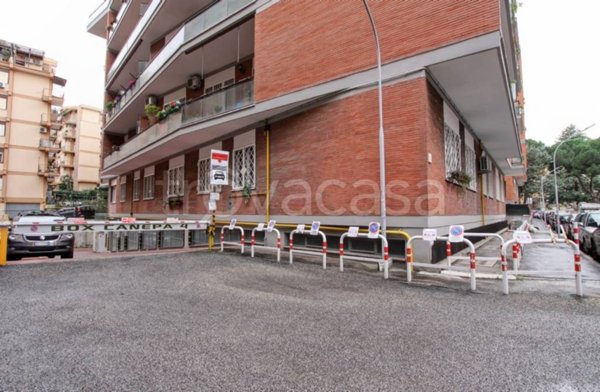 locale commerciale in vendita a Roma in zona Collatino
