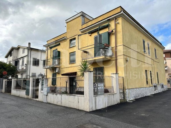 appartamento in vendita a Roma in zona Casal Morena