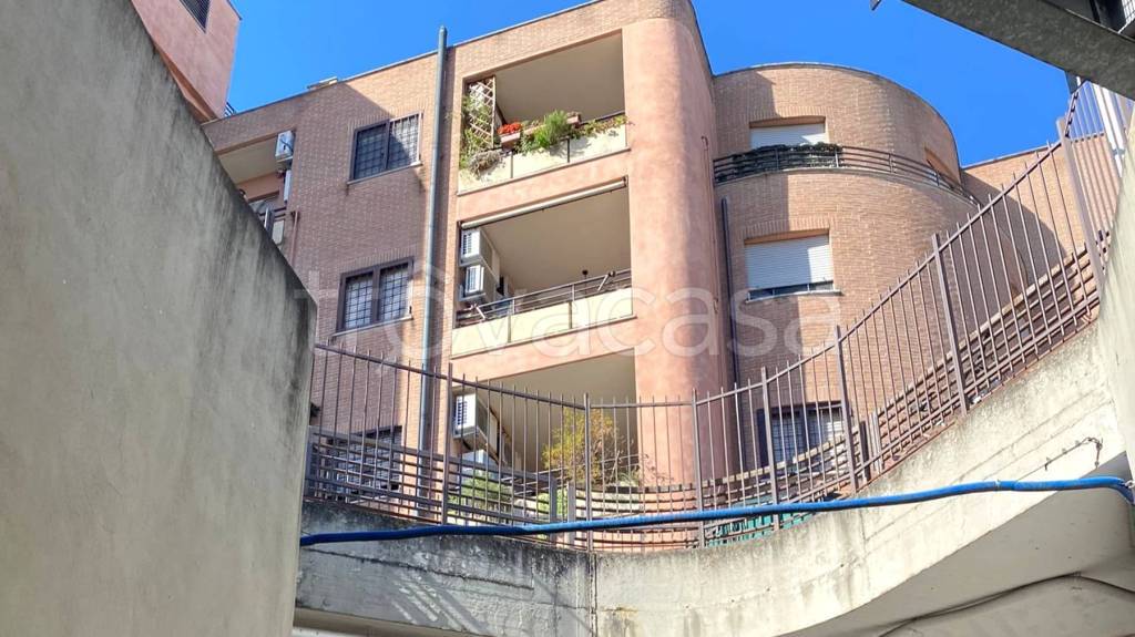 locale commerciale in vendita a Roma in zona Tor Sapienza