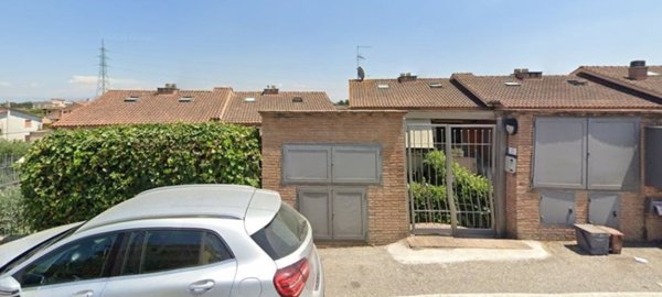 casa indipendente in vendita a Roma in zona Valle Muricana