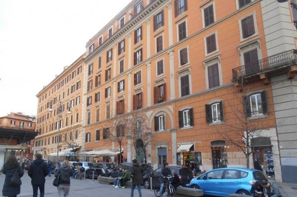 negozio in vendita a Roma in zona Trastevere