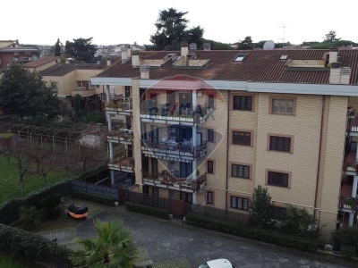 appartamento in vendita a Roma in zona Osteria del Curato