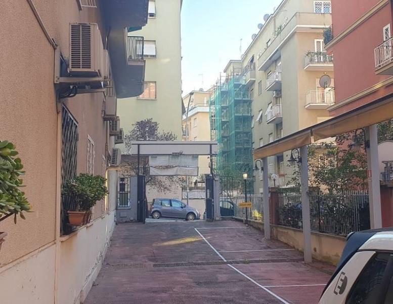 negozio in vendita a Roma in zona Gianicolense