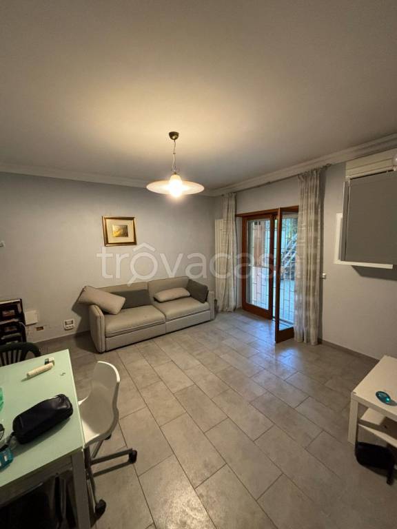 appartamento in vendita a Roma in zona Pantan Monastero