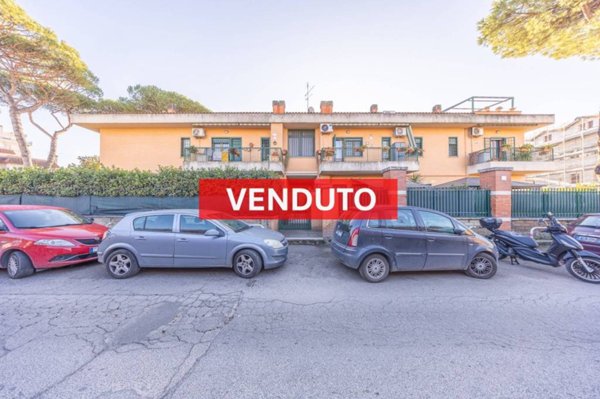 appartamento in vendita a Roma in zona Cinecittà