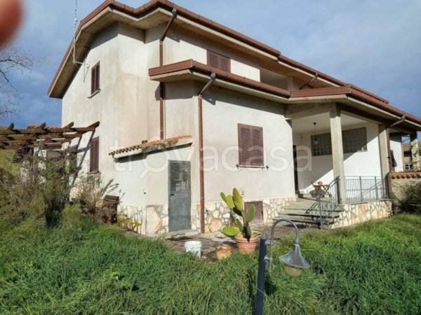 casa indipendente in vendita a Roma in zona Osteria Nuova