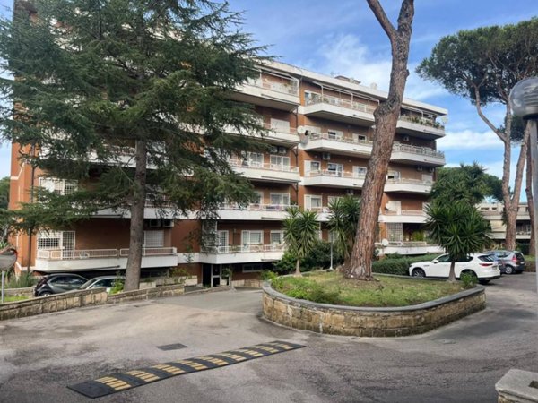 appartamento in vendita a Roma in zona Mostacciano