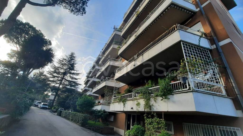 appartamento in vendita a Roma in zona Mostacciano
