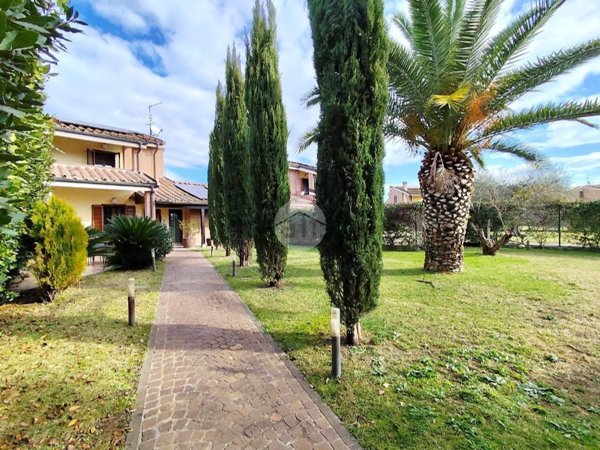 casa indipendente in vendita a Roma in zona Casal Boccone
