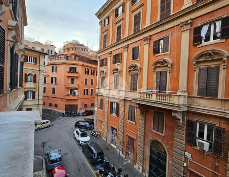 appartamento in vendita a Roma in zona Trastevere