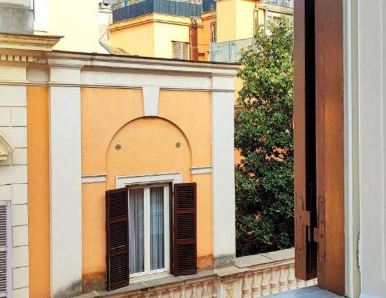 appartamento in vendita a Roma in zona Trevi-Colonna